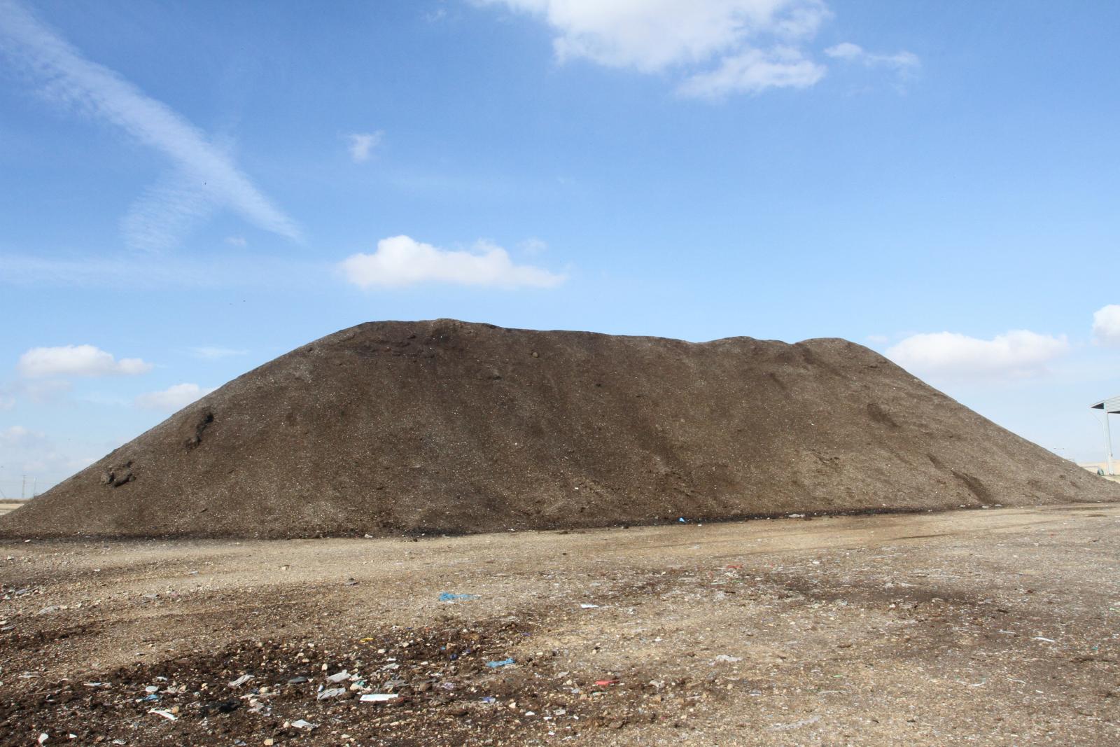 קומפוסט המיוצר בדודאים (צילום: עינת מולכו)